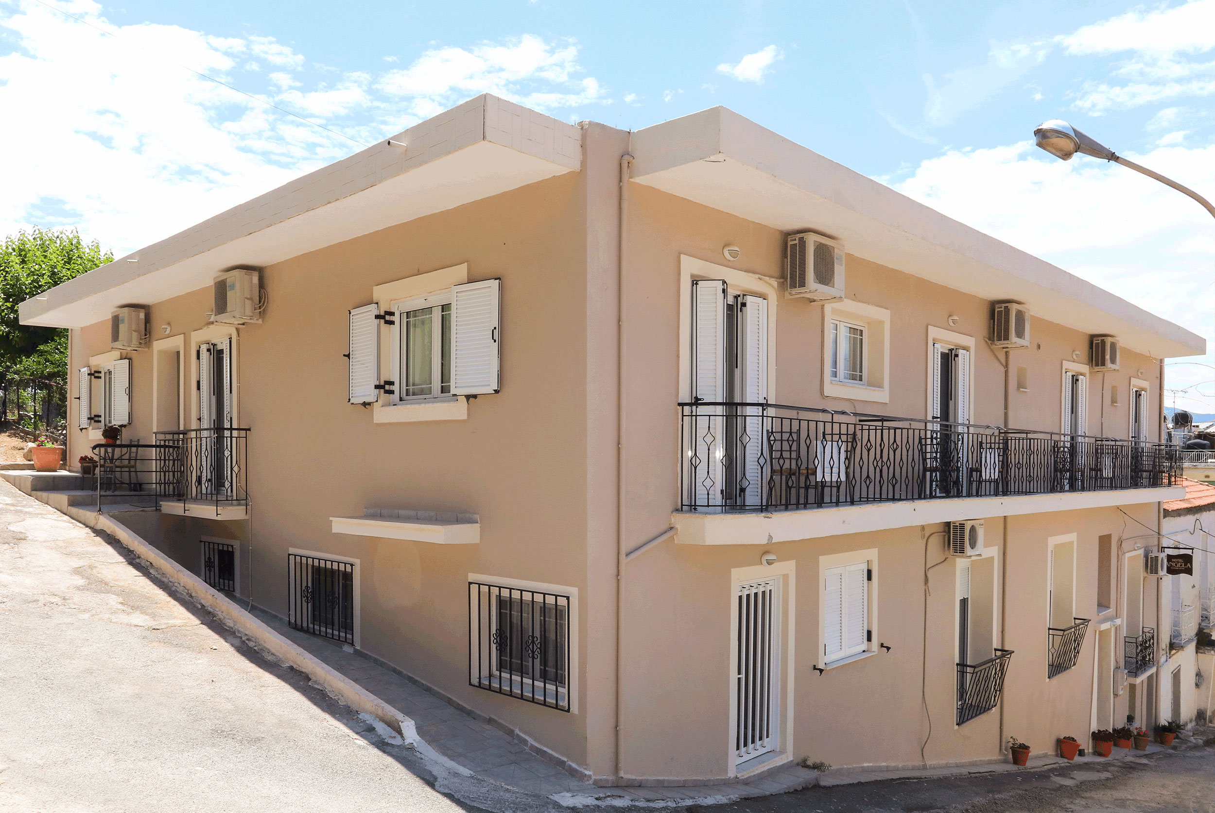 Angela Hotel